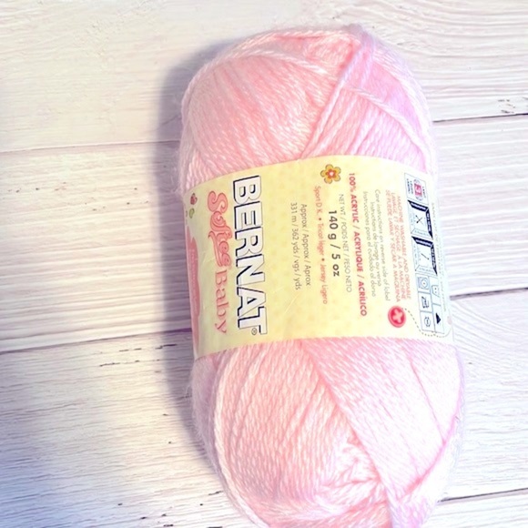 NWT - Bernat Yarn, 100% Acrylic - Picture 1 of 7
